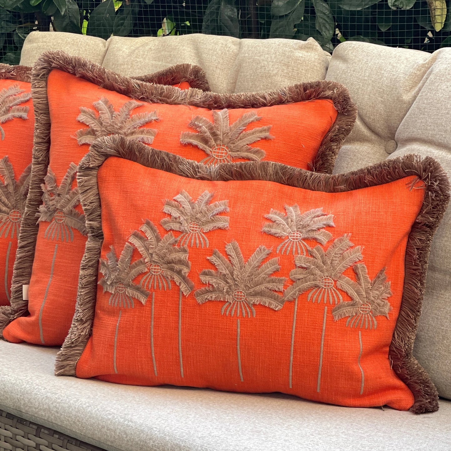 PALMPARADISE - Turuncu Palmiye Nakışlı Dekoratif Yastık Kılıfı | Bel Kırlenti