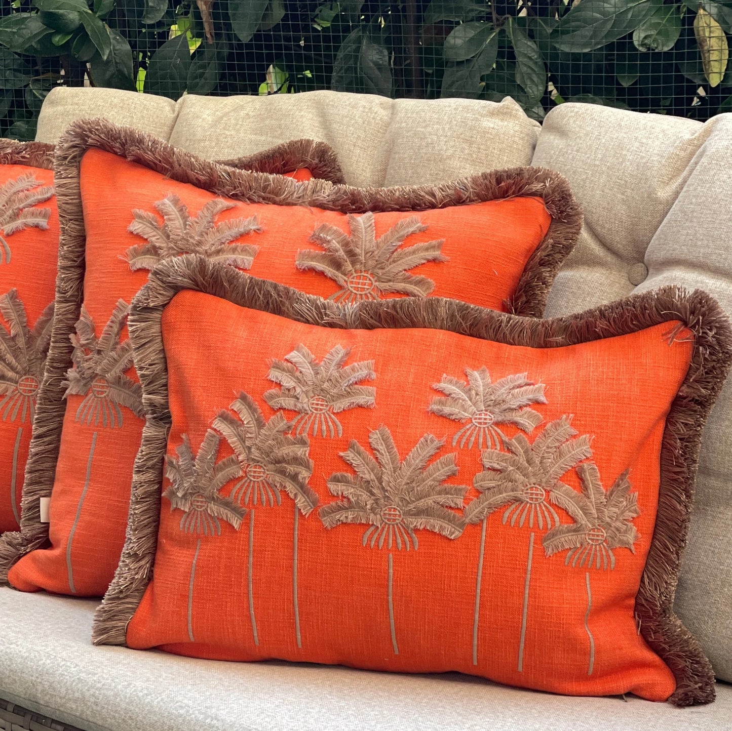 PALMPARADISE - Turuncu Palmiye Nakışlı Dekoratif Yastık Kılıfı | Kırlent