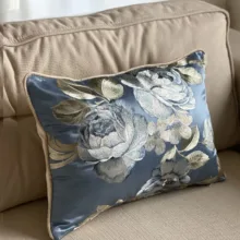 Mavi Şakayık Nakışlı Yastık Kılıfı 35*50 cm