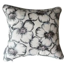 Yeşil Çiçek Nakışlı Kırlent Kılıfı 45*45 cm