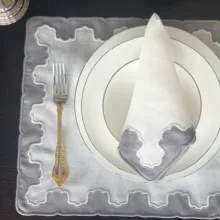 Carina Gri Aplikeli Keten Peçete